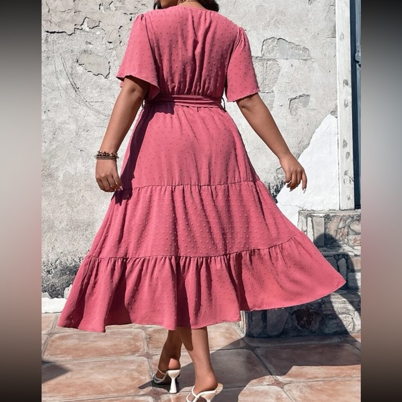 Plus size butterfly sleeve ruffle hem dress - Picture 6 of 16